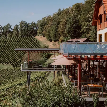 Mahorko Wein Wellness Wasserbüffel Hotel Glanz an der Weinstraße