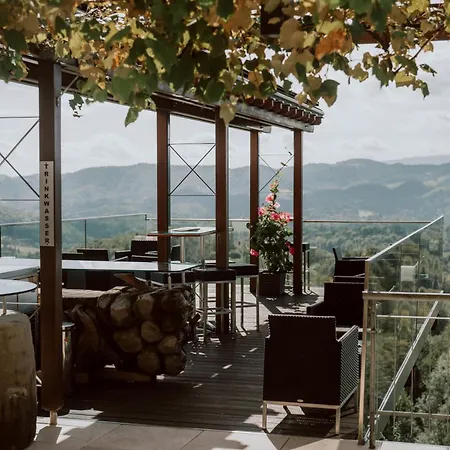 Mahorko Wein Wellness Wasserbueffel * Гланц-ан-дер-Вайнштрасе