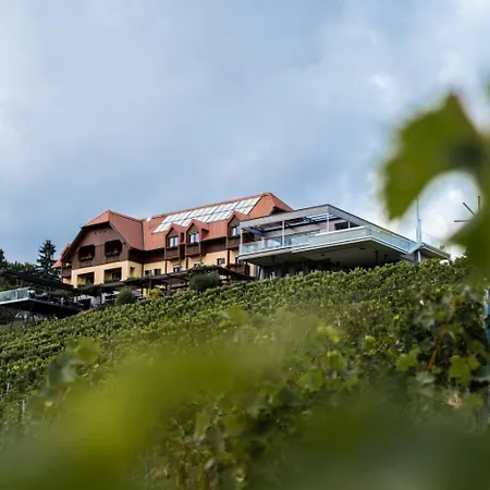 Mahorko Wein Wellness Wasserbueffel Гланц-ан-дер-Вайнштрасе