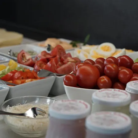 Mahorko Wein Wellness Wasserbueffel Гланц-ан-дер-Вайнштрасе