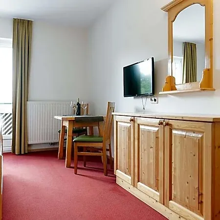 Mahorko Wein Wellness Wasserbueffel Hotel Glanz an der Weinstraße